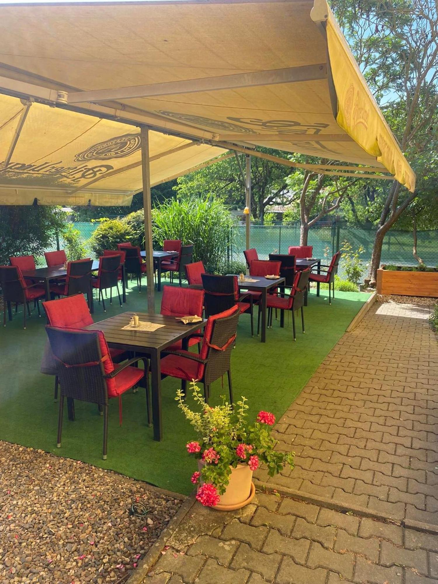 Restaurace Stara Lipa Hotel Ceska Lipa Exterior photo